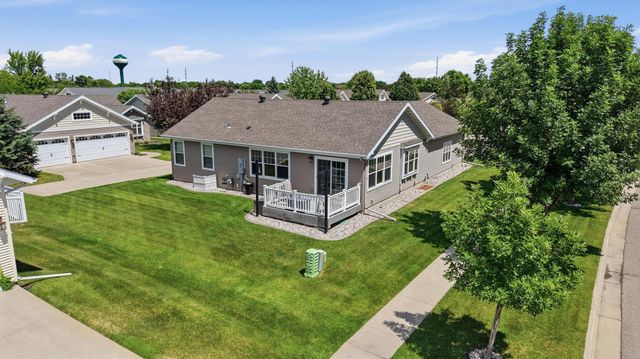 208 15th Avenue Way E, West Fargo, ND 58078