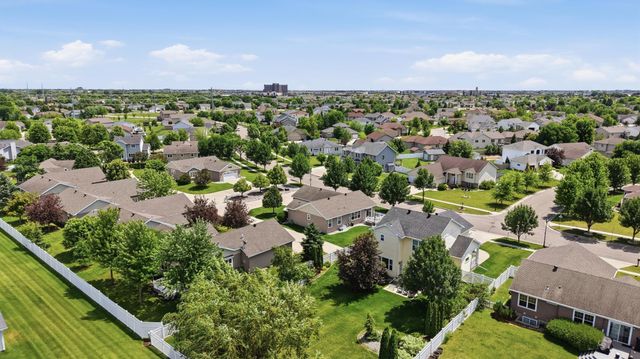208 15th Avenue Way E, West Fargo, ND 58078