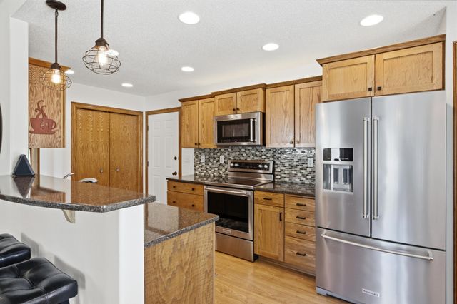 208 15th Avenue Way E, West Fargo, ND 58078