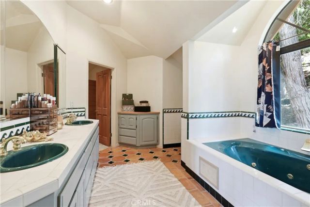 21425 Sawpit Canyon Road, Cedarpines Park, CA 92322
