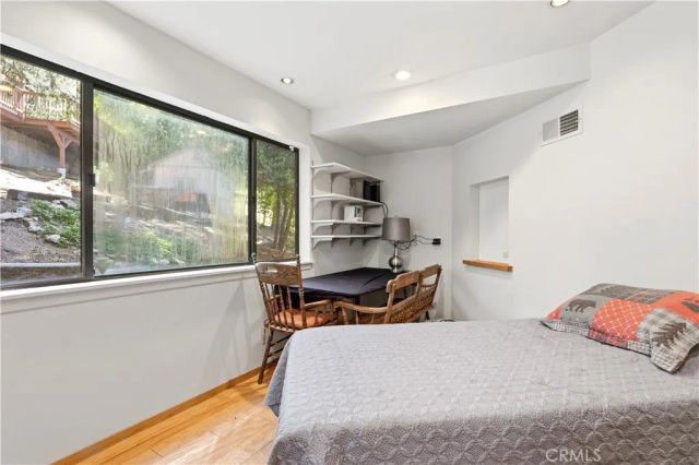 21425 Sawpit Canyon Road, Cedarpines Park, CA 92322