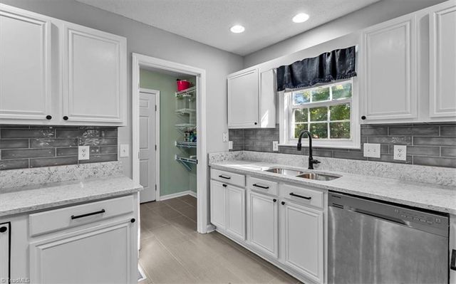 5806 Old Oak Ridge Road A, Greensboro, NC 27410