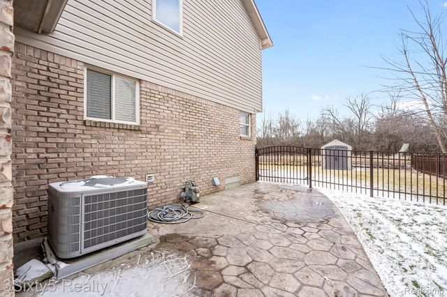 33188 Mallard Drive, Brownstown Charter Township, MI 48173