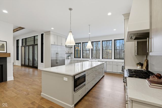 6761 Wellington Circle, Zionsville, IN 46077