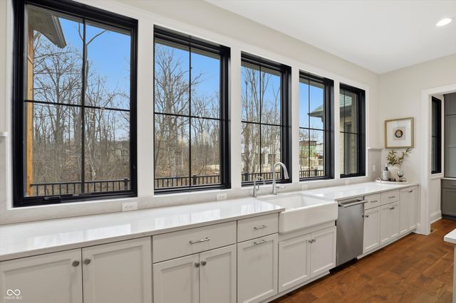 6761 Wellington Circle, Zionsville, IN 46077