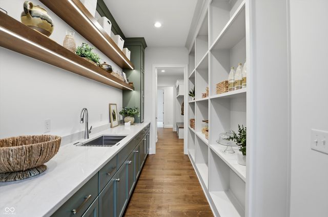 6761 Wellington Circle, Zionsville, IN 46077