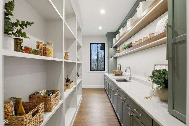 6761 Wellington Circle, Zionsville, IN 46077