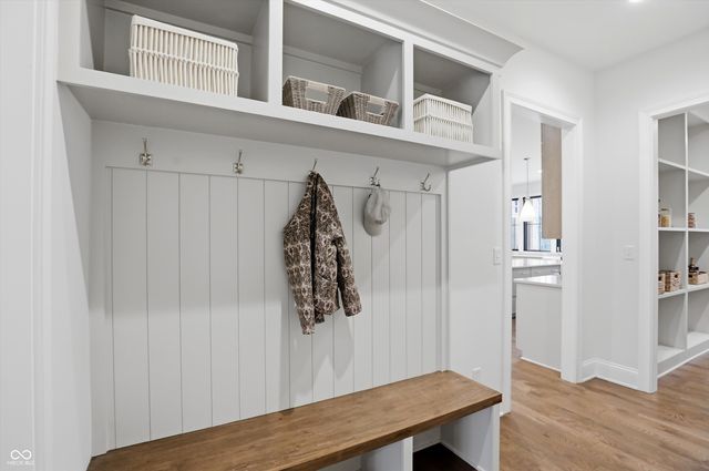 6761 Wellington Circle, Zionsville, IN 46077