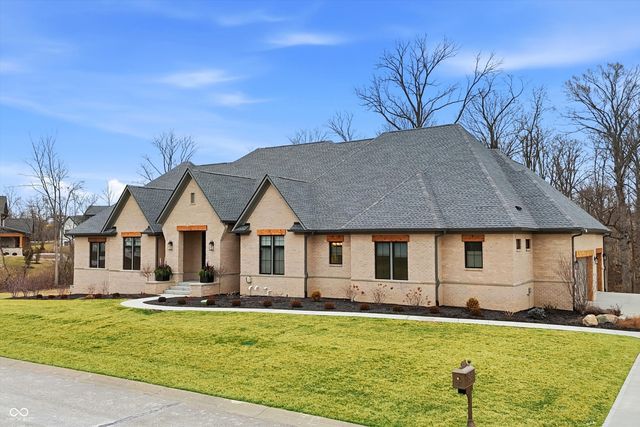6761 Wellington Circle, Zionsville, IN 46077