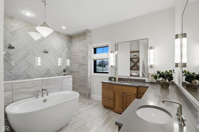 6761 Wellington Circle, Zionsville, IN 46077