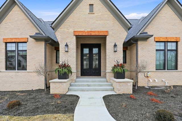 6761 Wellington Circle, Zionsville, IN 46077