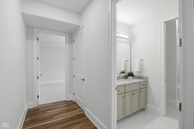 6761 Wellington Circle, Zionsville, IN 46077