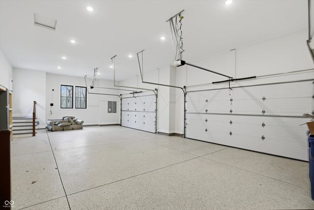 6761 Wellington Circle, Zionsville, IN 46077