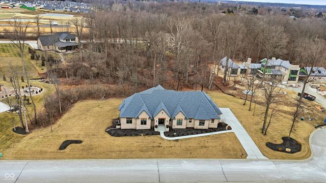 6761 Wellington Circle, Zionsville, IN 46077