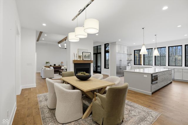 6761 Wellington Circle, Zionsville, IN 46077