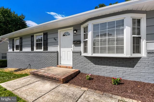 696 W MAPLE RD, Linthicum Heights, MD 21090