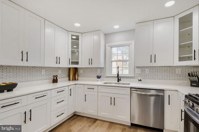 696 W MAPLE RD, Linthicum Heights, MD 21090