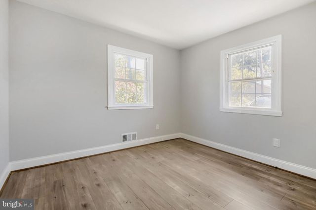 696 W MAPLE RD, Linthicum Heights, MD 21090