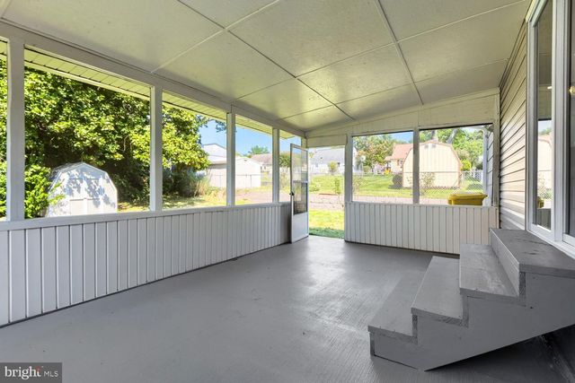 696 W MAPLE RD, Linthicum Heights, MD 21090