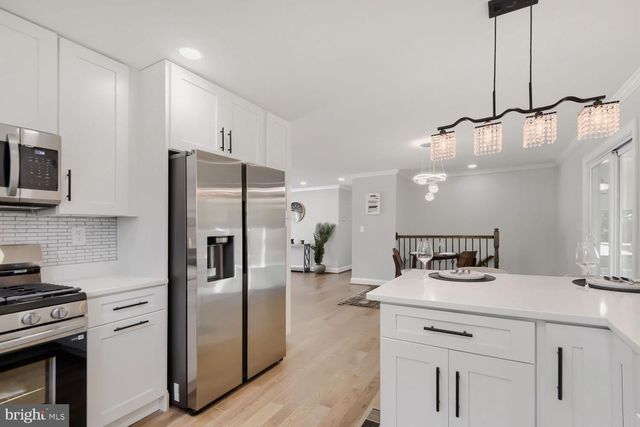 696 W MAPLE RD, Linthicum Heights, MD 21090