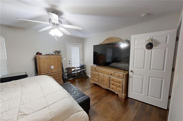 73 Harris Farm Court, Thomasville, NC 27360