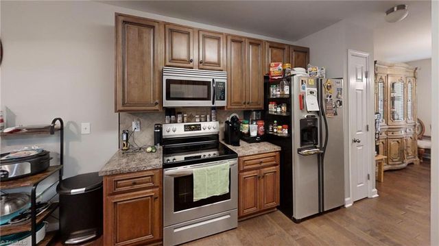 73 Harris Farm Court, Thomasville, NC 27360