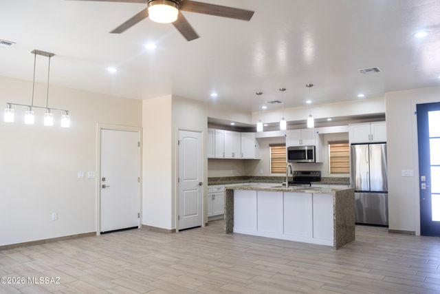 1795 Laponia, Rio Rico, AZ 85648