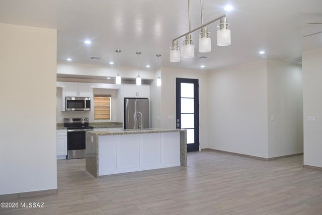 1795 Laponia, Rio Rico, AZ 85648