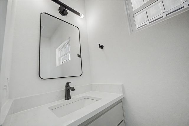 602 N 6th, Rogers, AR 72756