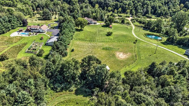 5085 Curtis Road, Arcadia Township, MI 48412