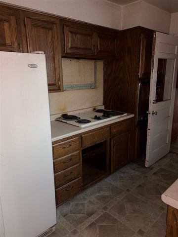 102 K St, Elgin, OK 73538