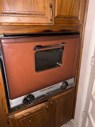 102 K St, Elgin, OK 73538