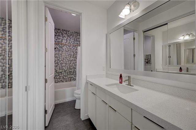 260 Tarragona Breeze Avenue, Las Vegas, NV 89138
