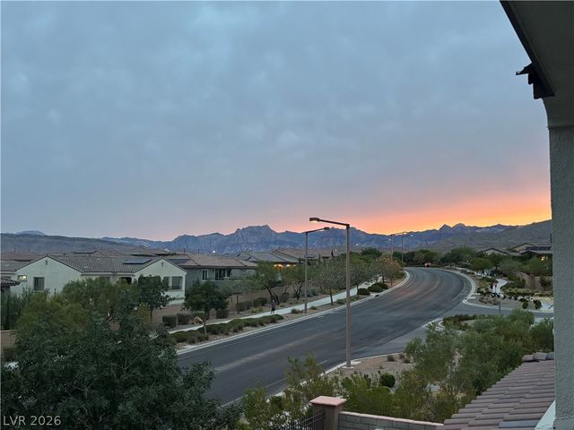 260 Tarragona Breeze Avenue, Las Vegas, NV 89138