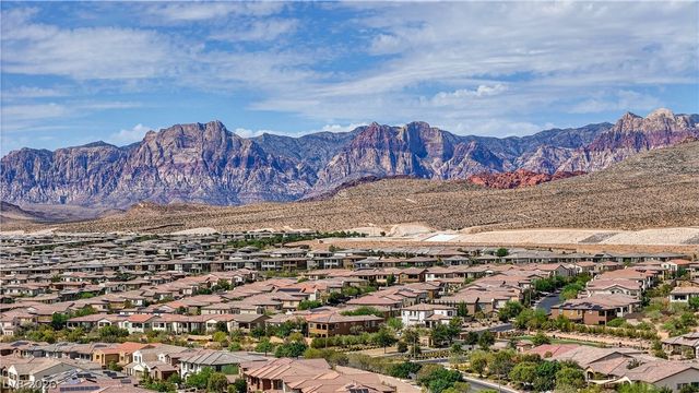 260 Tarragona Breeze Avenue, Las Vegas, NV 89138