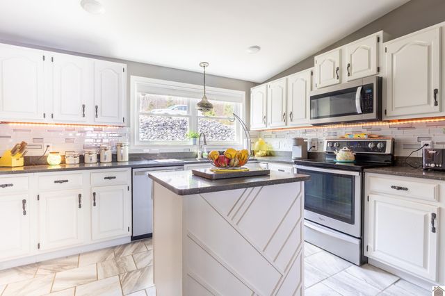 276 Lakeshore Drive, New Concord, KY 42076