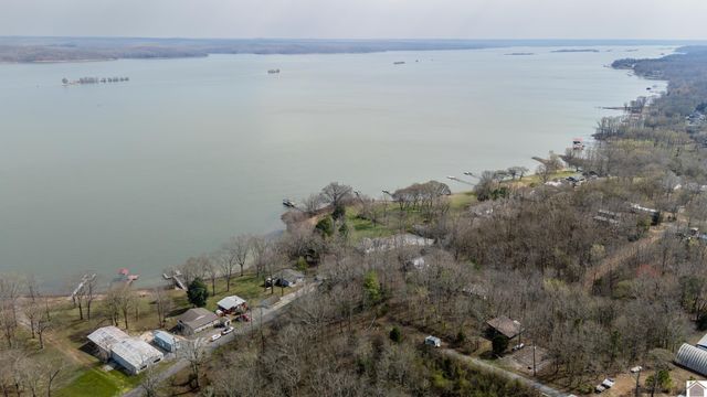 276 Lakeshore Drive, New Concord, KY 42076