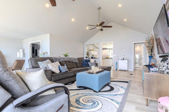 276 Lakeshore Drive, New Concord, KY 42076