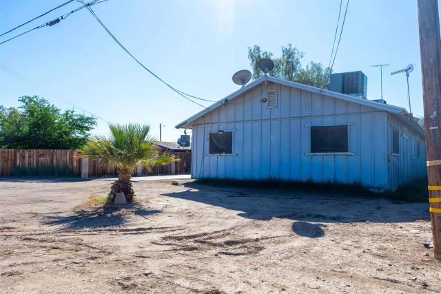 316 W Barbara St, Calipatria, CA 92233