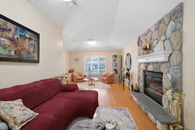 37 Coe Place, Huntington Station, NY 11746