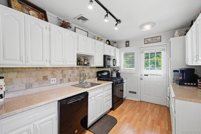 37 Coe Place, Huntington Station, NY 11746