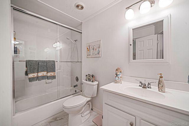 37 Coe Place, Huntington Station, NY 11746