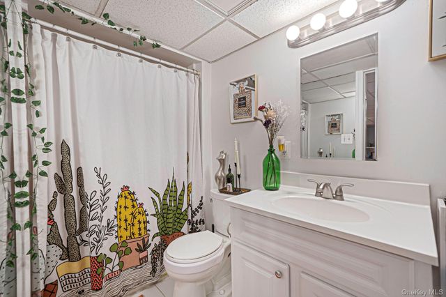 37 Coe Place, Huntington Station, NY 11746