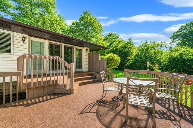 37 Coe Place, Huntington Station, NY 11746