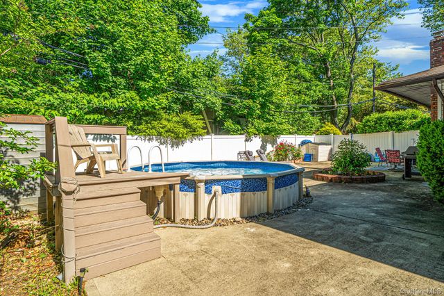 37 Coe Place, Huntington Station, NY 11746