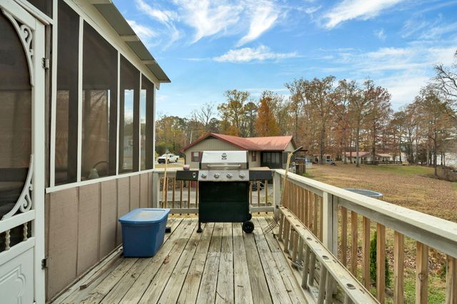 374 Marina Hills Circle NW, Charleston, TN 37310