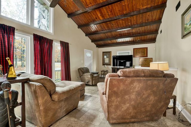 374 Marina Hills Circle NW, Charleston, TN 37310