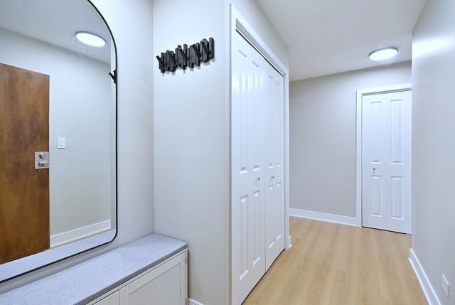 945 E Kenilworth Avenue 312, Palatine, IL 60074
