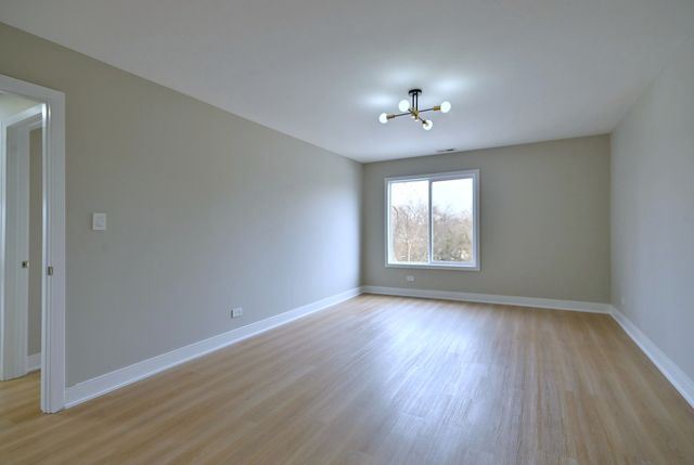 945 E Kenilworth Avenue 312, Palatine, IL 60074