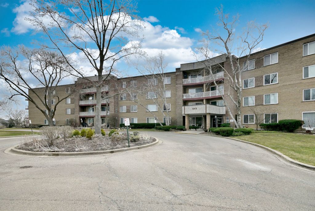 945 E Kenilworth Avenue 312, Palatine, IL 60074